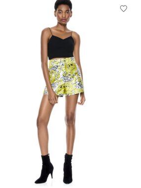 alice + olivia | Size 10 | Cady Short in Yellow